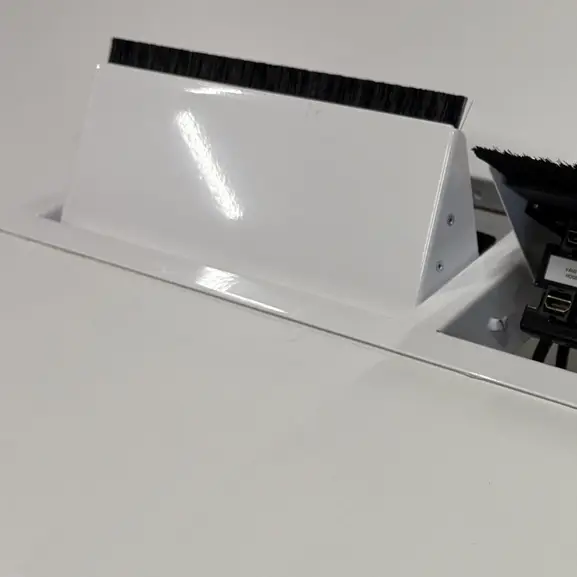 Konferensbord EFG Hidetech VitSvartKrom 240×120