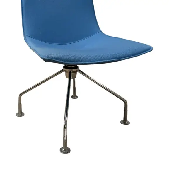 Konferensstol Lammhults Comet LjusblåKrom