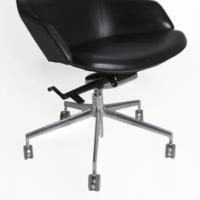 Konferensstol Arper Aston Office Syncro Svart Läder