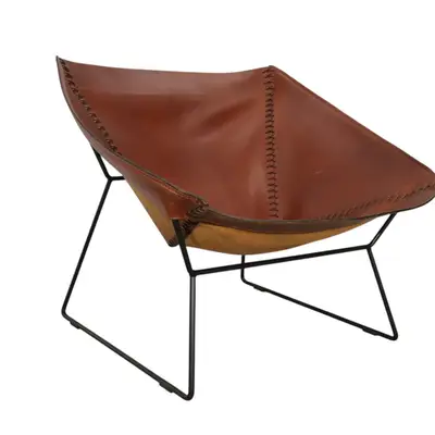 Fåtölj OX Denmarq Stitch Chair BrunSkinnSvart