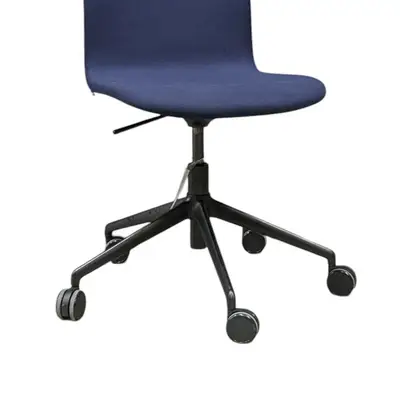 Konferensstol Martela Sola MörkblåSvart (1)