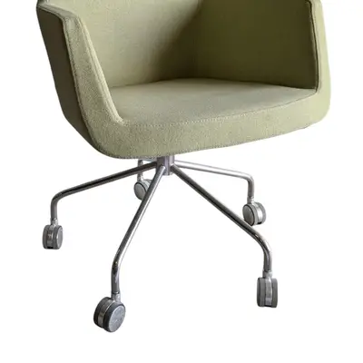 Konferensstol Swedese Happy Ljusgrön