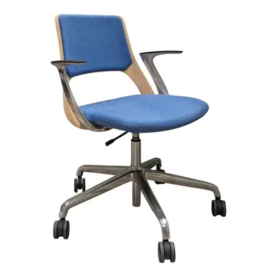 Konferensstol Kinnarps Embrace BjörkBlå