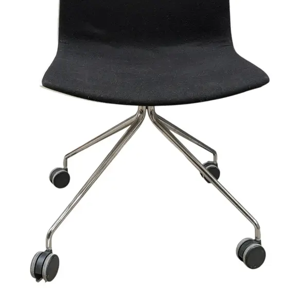 Konferensstol Arper Catifa 46 VitSvartKrom (2)