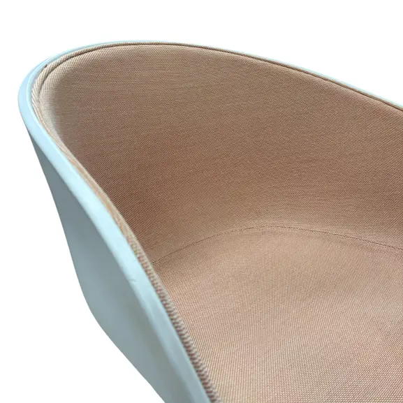 Konferensstol HAY AAC20 VitRosa (3)