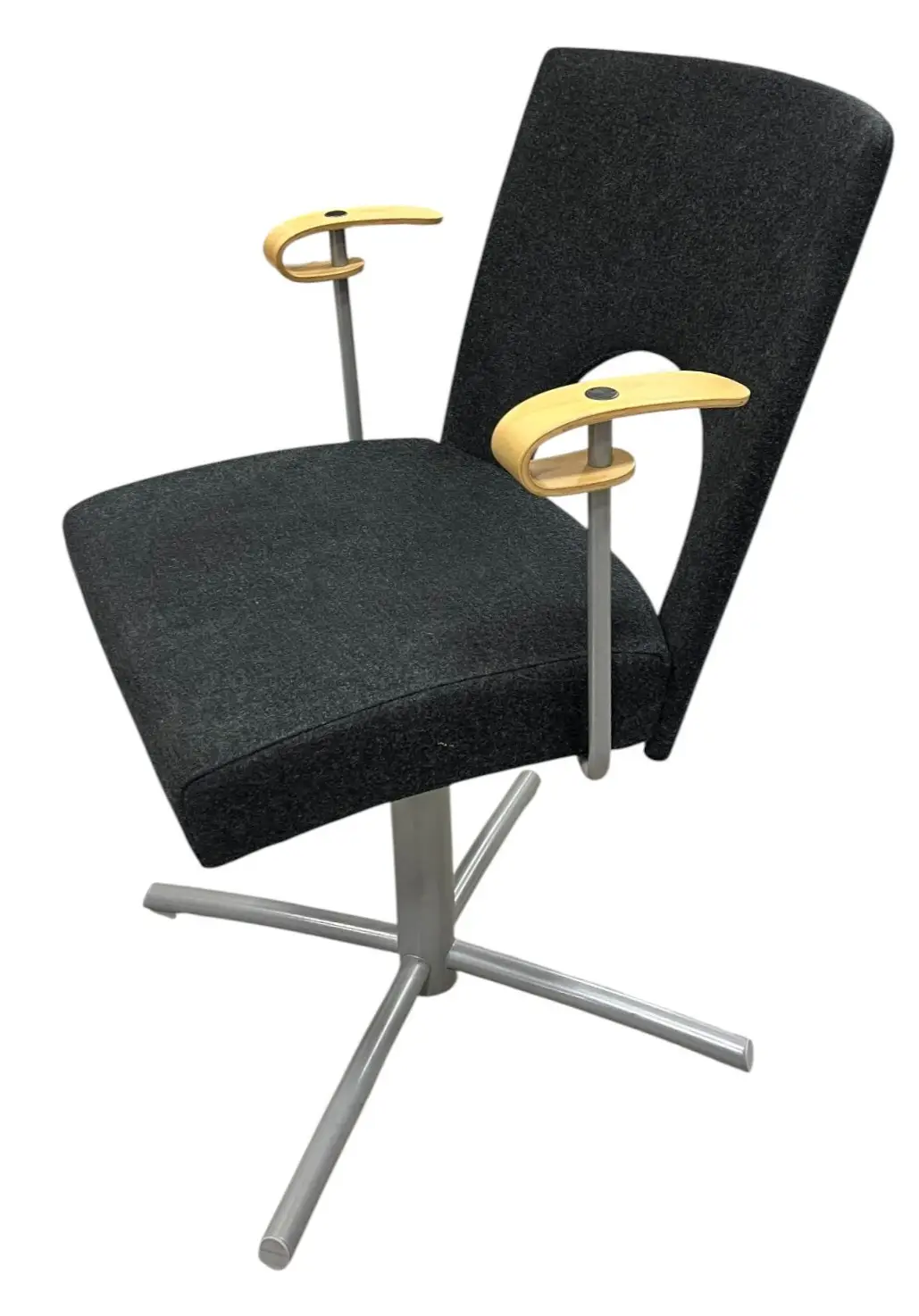 Konferensstol Kinnarps Yin SvartGråBjörk (2)