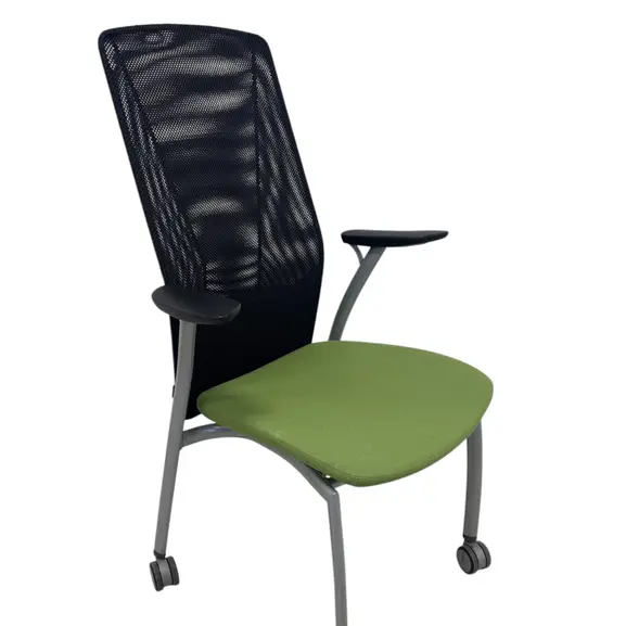 Konferensstol Kinnarps Plus 375 Mesh SvartGrön