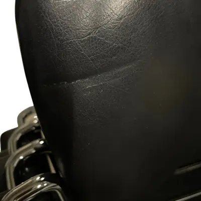 Stol Howe 404 SvartSkinnKrom (2)