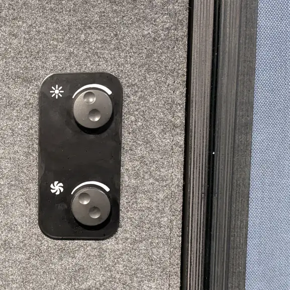 Tyst rum Martela PodBooth Meeting SvartBlåGrå (3)