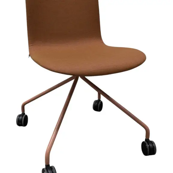 Konferensstol Martela Sola Rödbrun