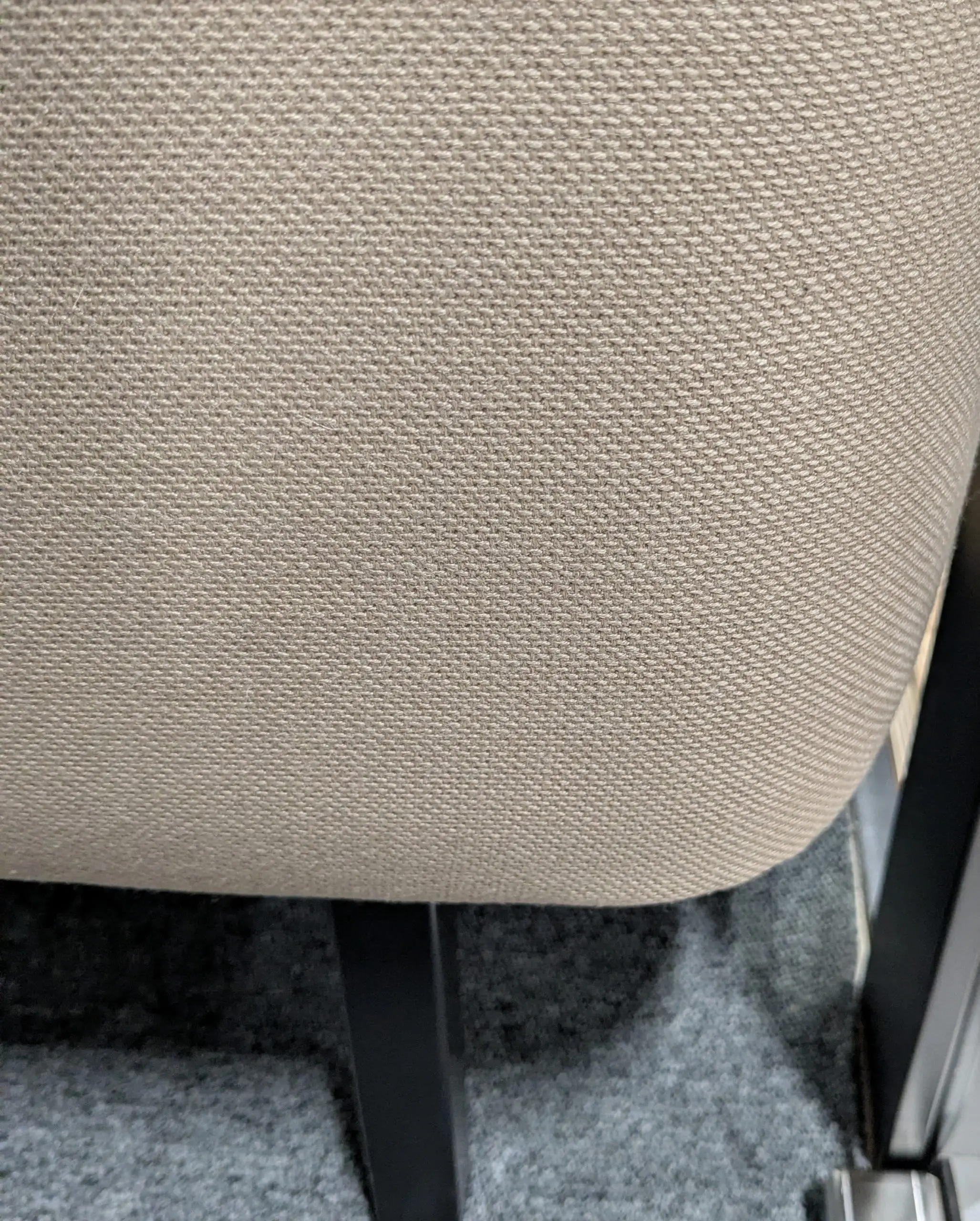 Telefonbås Pod Martela Framery Q Meeting Maggie Svart (3)