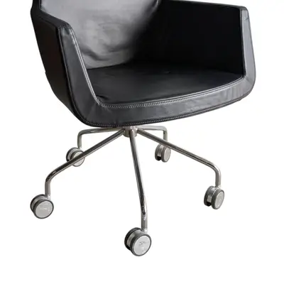 Konferensstol Swedese Happy SvartSkinn