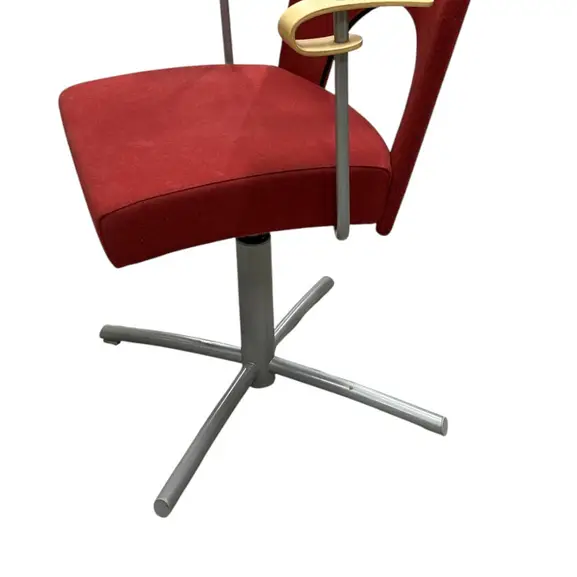 Konferensstol Kinnarps Yin RödGråBjörk (2)