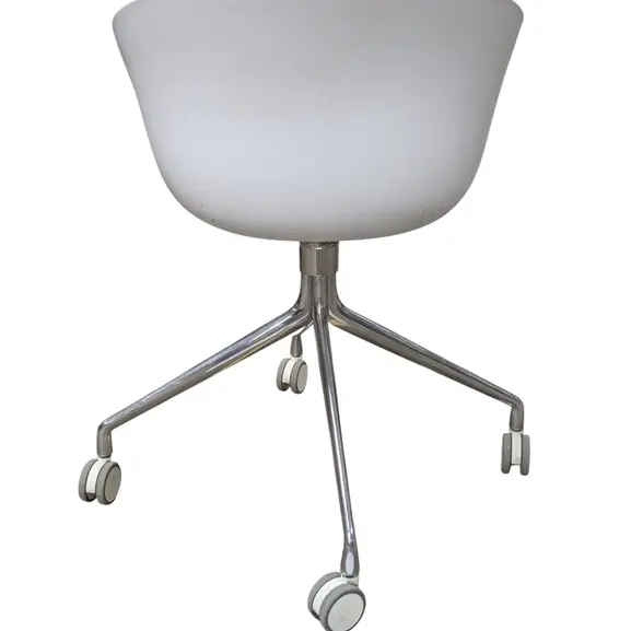 Konferensstol AAC24 Front Upholstery LjusgråVitKrom (3)