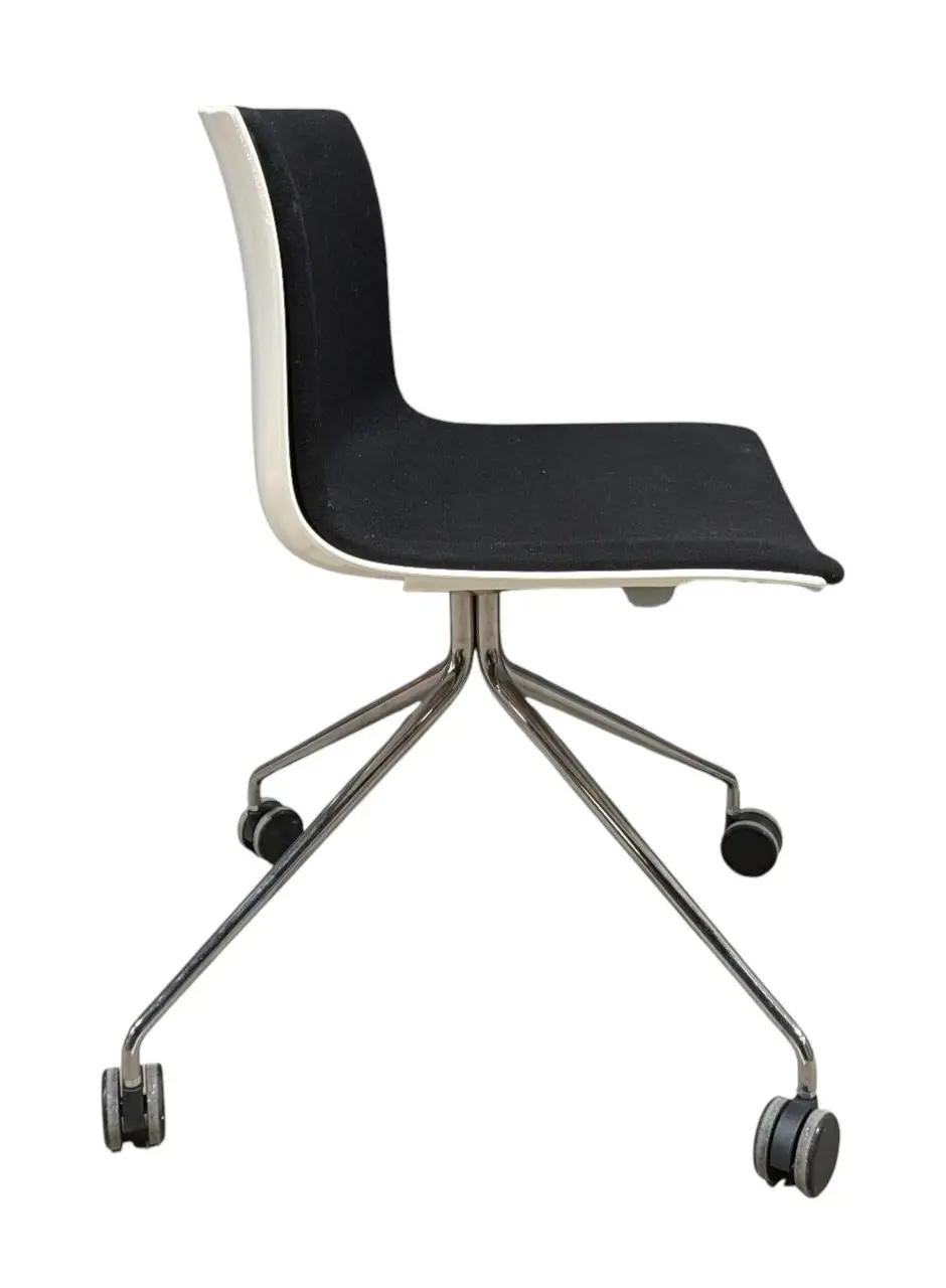 Konferensstol Arper Catifa 46 VitSvartKrom (3)