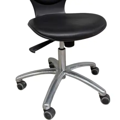 Konferensstol Akaba Gorka SvartSkinn (1)