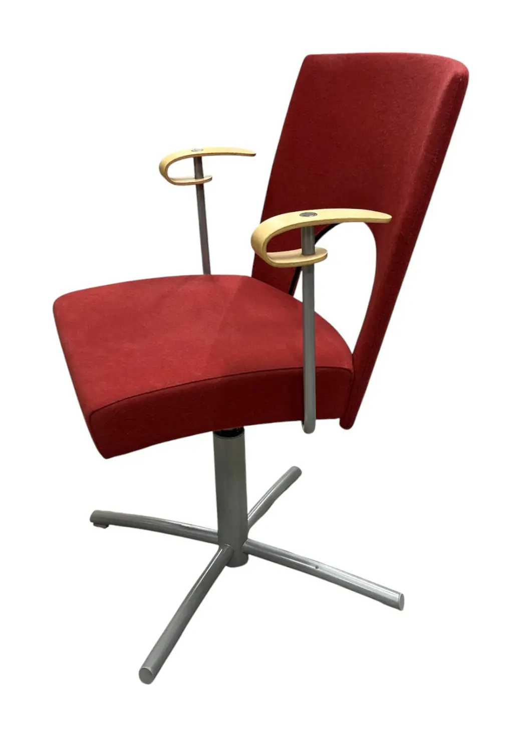 Konferensstol Kinnarps Yin RödGråBjörk (2)