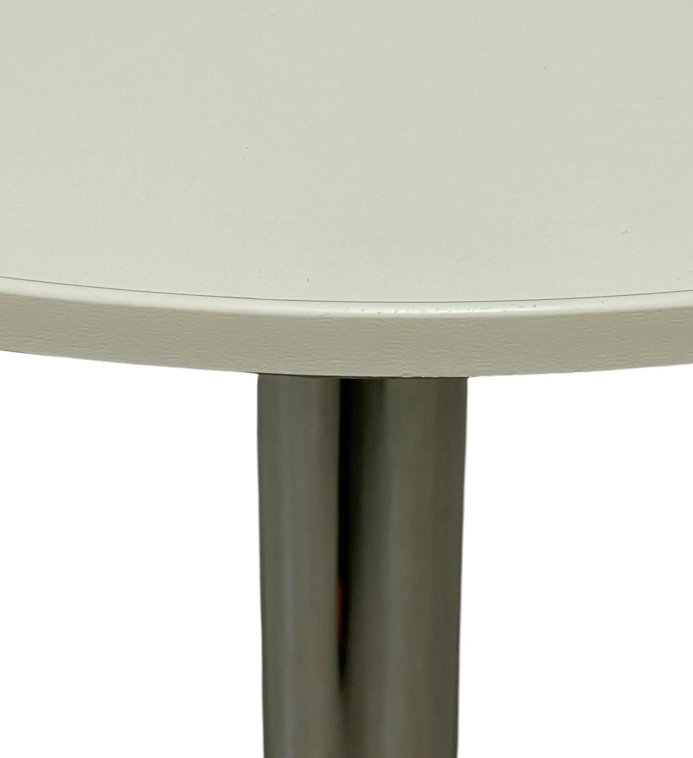 Sidobord Materia Centrum VitKrom Ø60 (1)-Photoroom