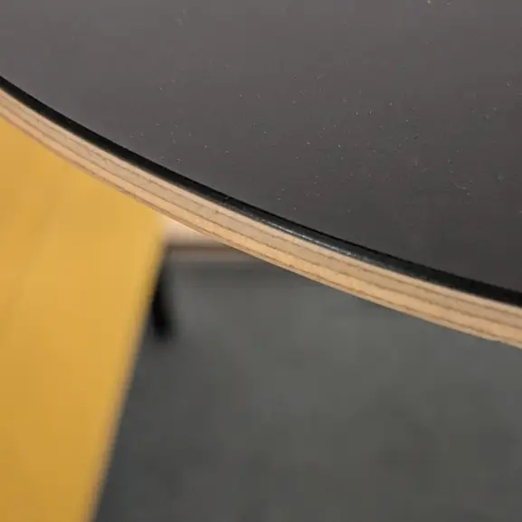 Telefonbås Pod Martela Framery Q Meeting Maggie Svart (14)