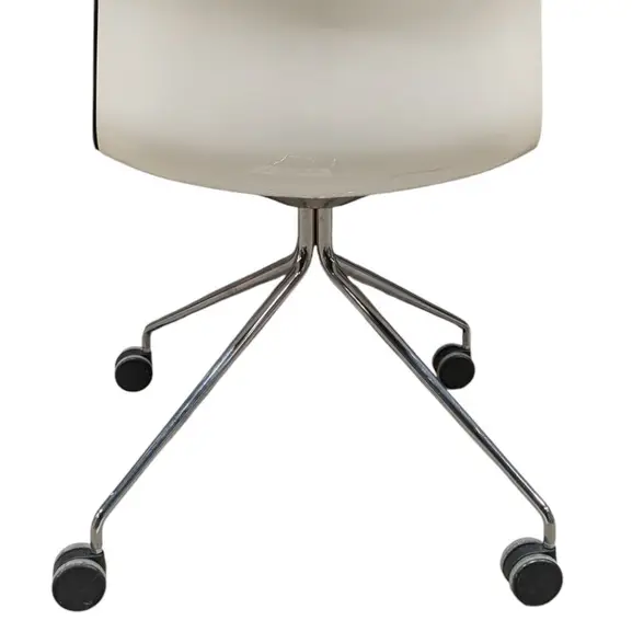 Konferensstol Arper Catifa 46 VitSvartKrom (4)