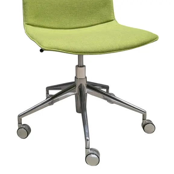 Konferensstol Arper Catifa 46 GrönKrom (1)