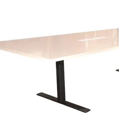 Konferensbord Horreds Vitlaserad AskSvart 660×120 (5)