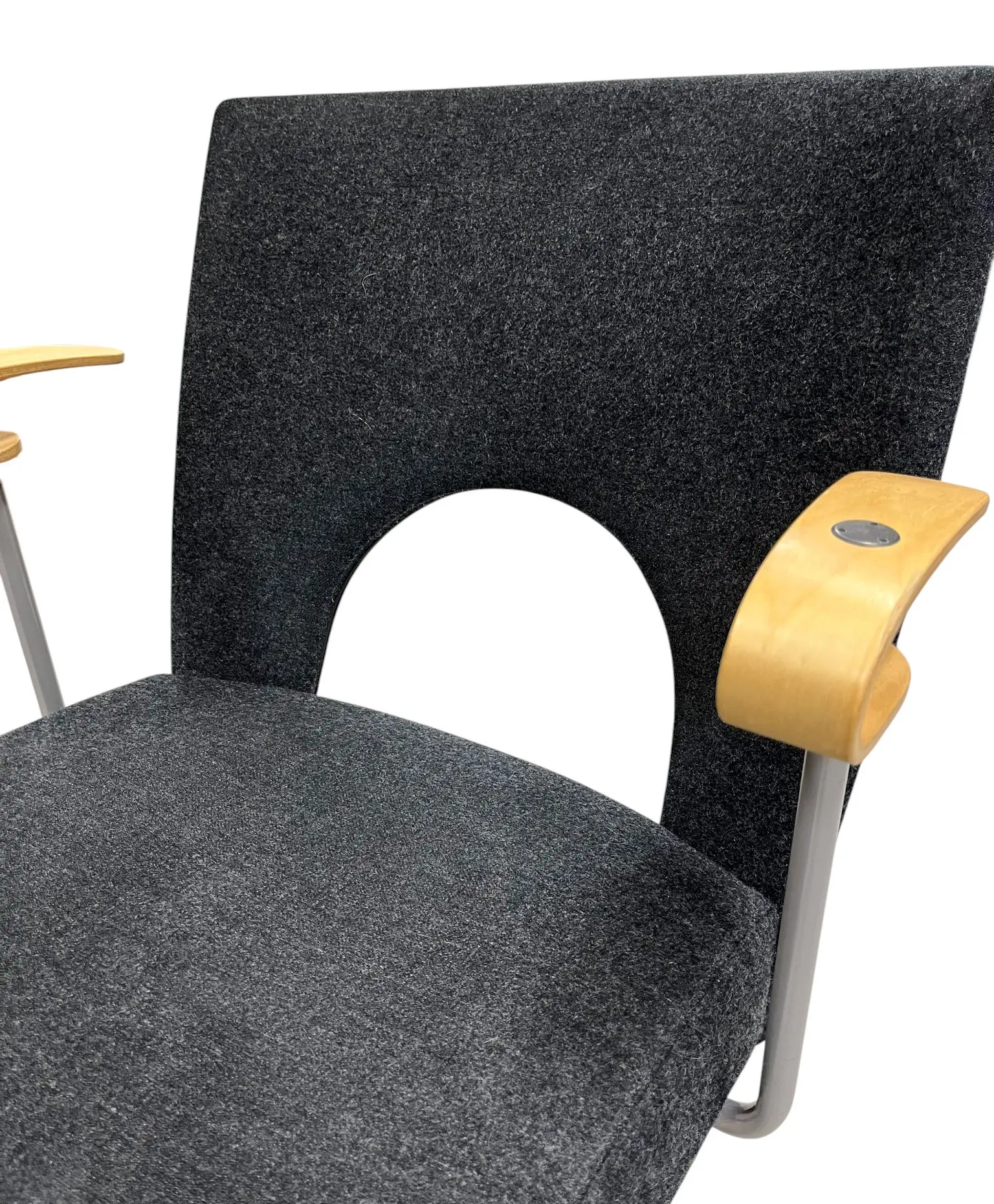 Konferensstol Kinnarps Yin SvartGråBjörk (3)