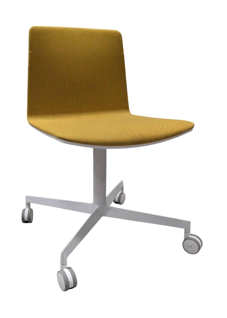 Konferensstol Pedrali Noa 727 GulVit (2)