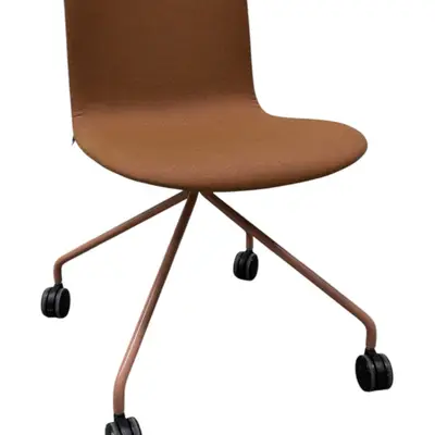 Konferensstol Martela Sola Rödbrun