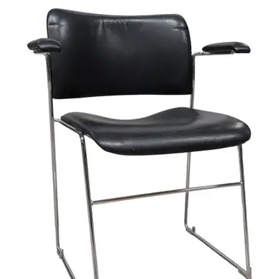 Stol Howe 404 SvartSkinnKrom