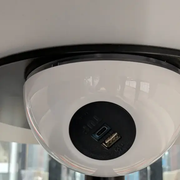 Telefonbås Pod Martela Framery Q Meeting Maggie Vit (4)